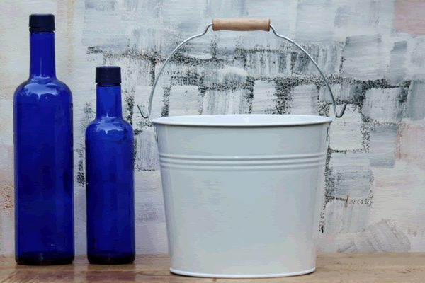 wooden handle buckets