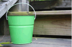 green 2 quart decorative pail