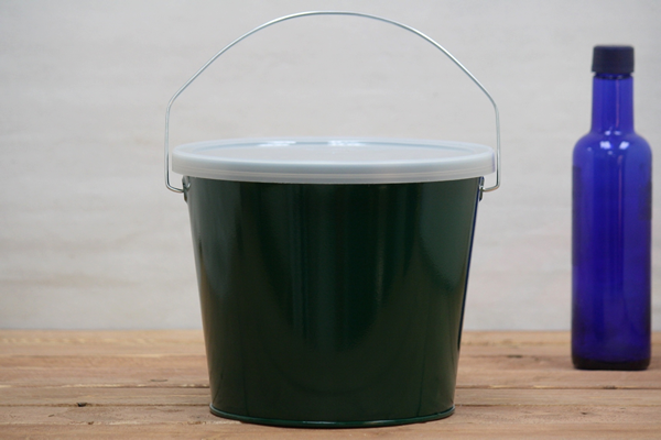 Storage Buckets With Lids
