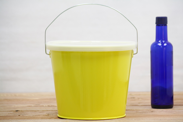 Storage Buckets With Lids