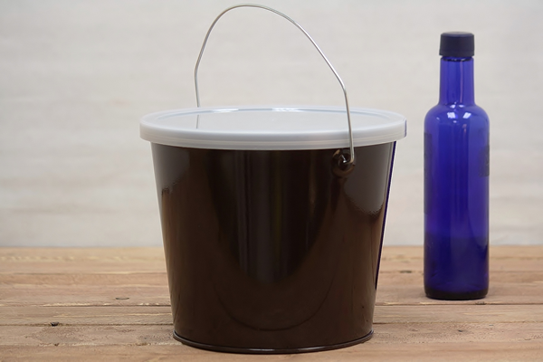 Storage Buckets With Lids