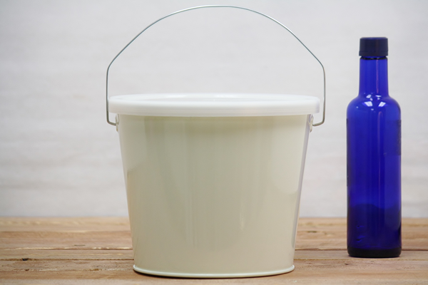 Storage Buckets With Lids