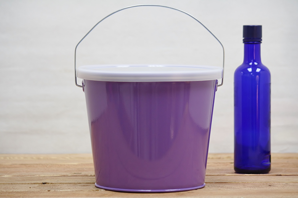 Storage Buckets With Lids