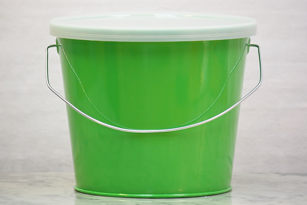 Storage Buckets With Lids