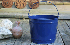 10 Quart Navy Bucket