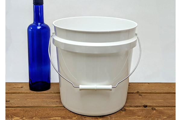 2 Gallon Sustainable FDA Grade Plastic Pail with Handle