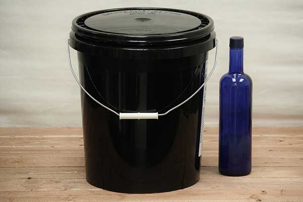 Black 5 Gallon Bucket