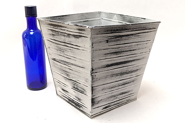 Acid White Wash Ribbed Tin Pot Cover