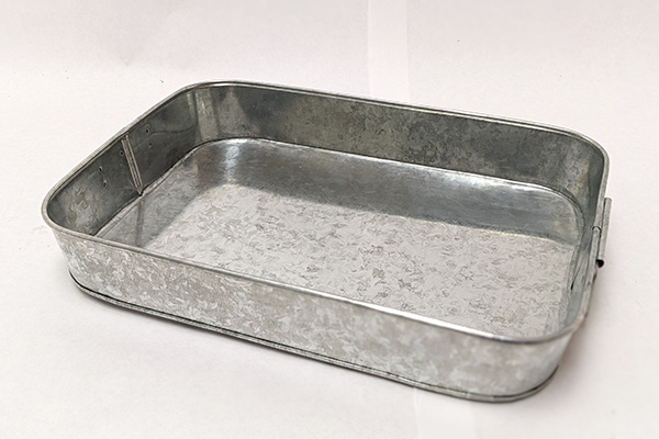 https://www.bucket-outlet.com/pics/OvalTubs/Galvanized-Tin-Rectangular-Tray.jpg