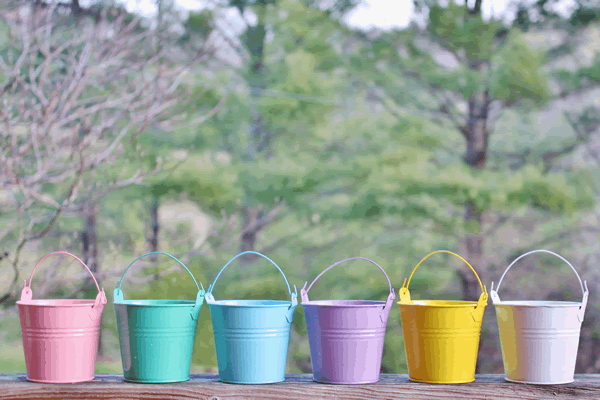 Small plastic shop buckets for favors