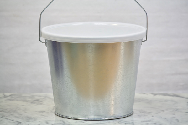 12 L Metal Bucket on pot Enamel Bucket with Lid-Strawberry 