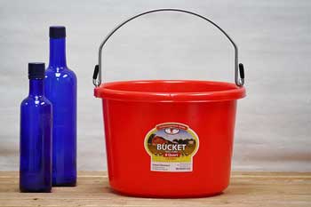 Red 2 Gallon Feed Bucket